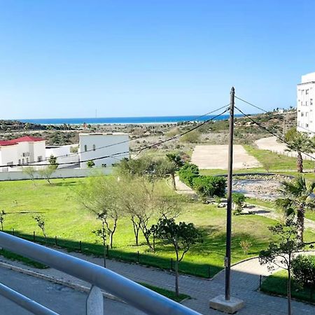 טנג'יר Elegant Appartement Avec Un Acces Piscine Jardin Parking Sous-Sol Et Wifi Haut Debit Fibre Optique מראה חיצוני תמונה