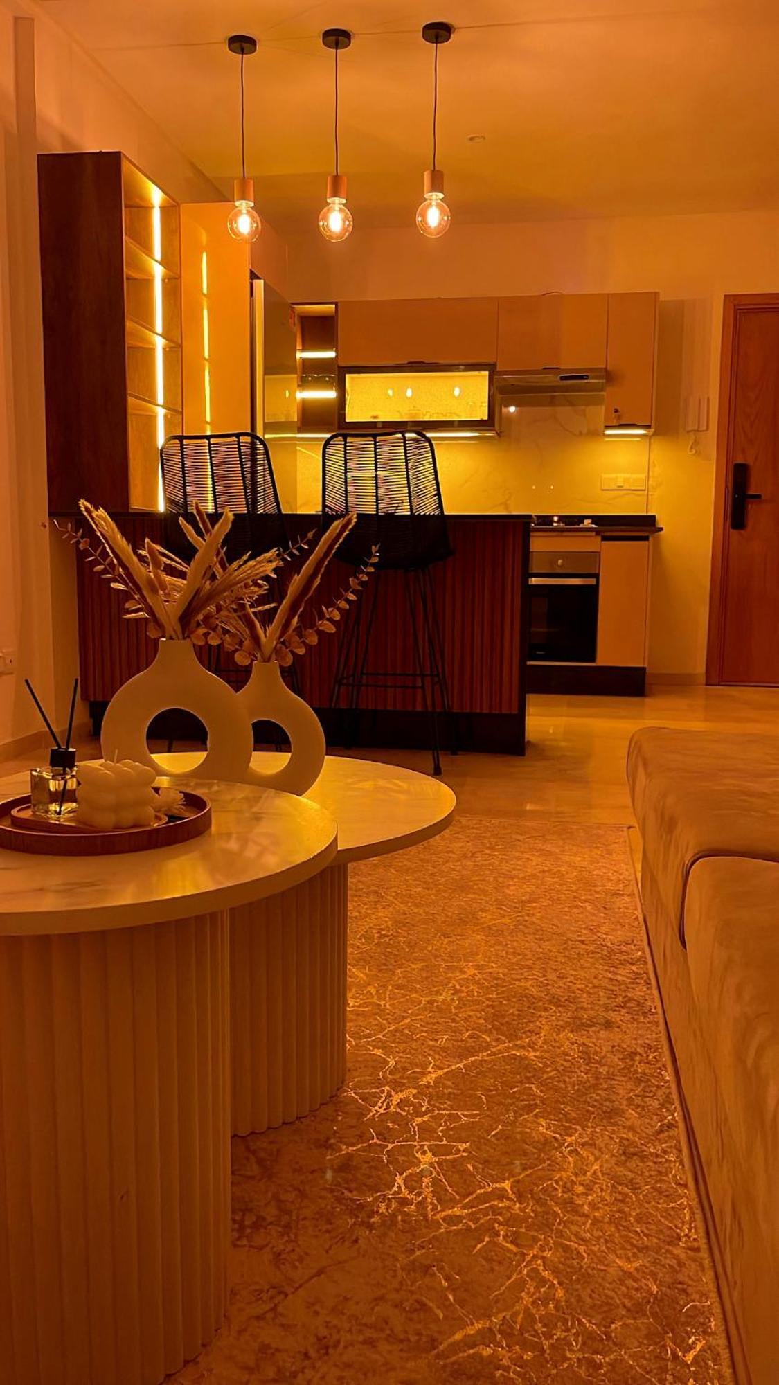 טנג'יר Elegant Appartement Avec Un Acces Piscine Jardin Parking Sous-Sol Et Wifi Haut Debit Fibre Optique מראה חיצוני תמונה