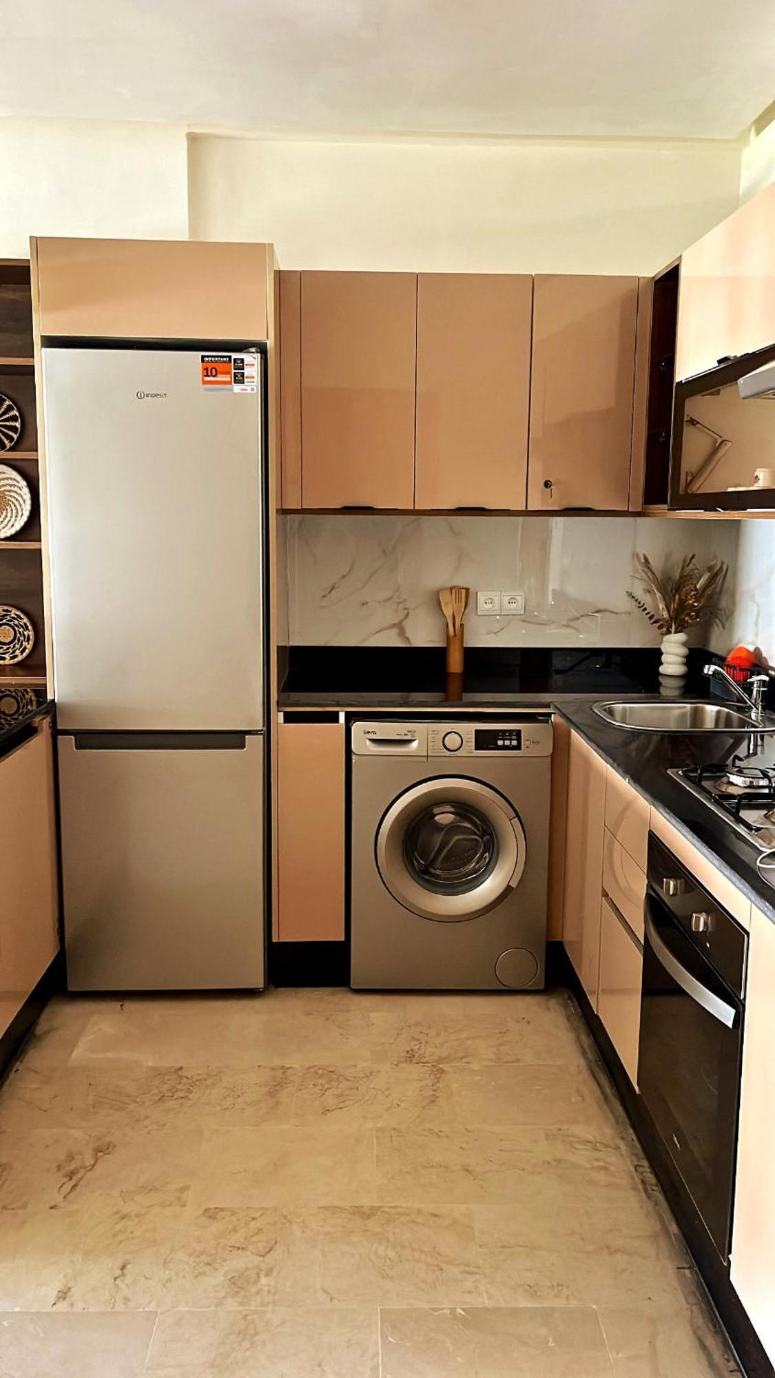 טנג'יר Elegant Appartement Avec Un Acces Piscine Jardin Parking Sous-Sol Et Wifi Haut Debit Fibre Optique מראה חיצוני תמונה